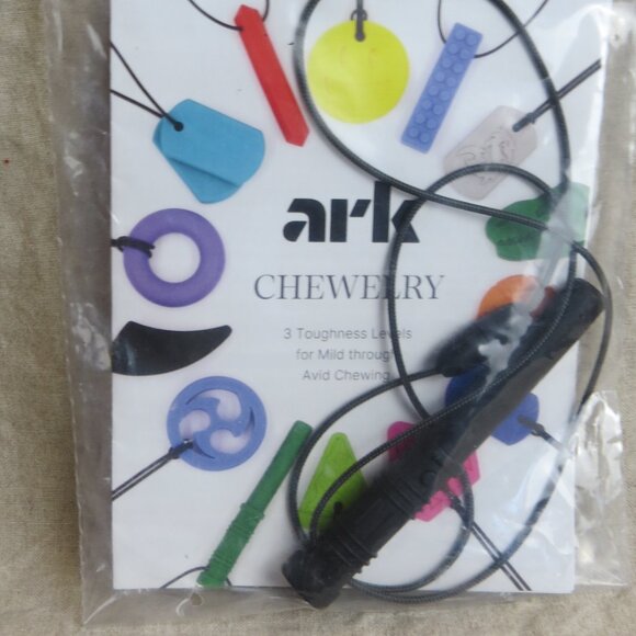 ARK Bite Saber® Sensory Chewelry Necklace, Black for Moderate Chewing NEW - Picture 1 of 6
